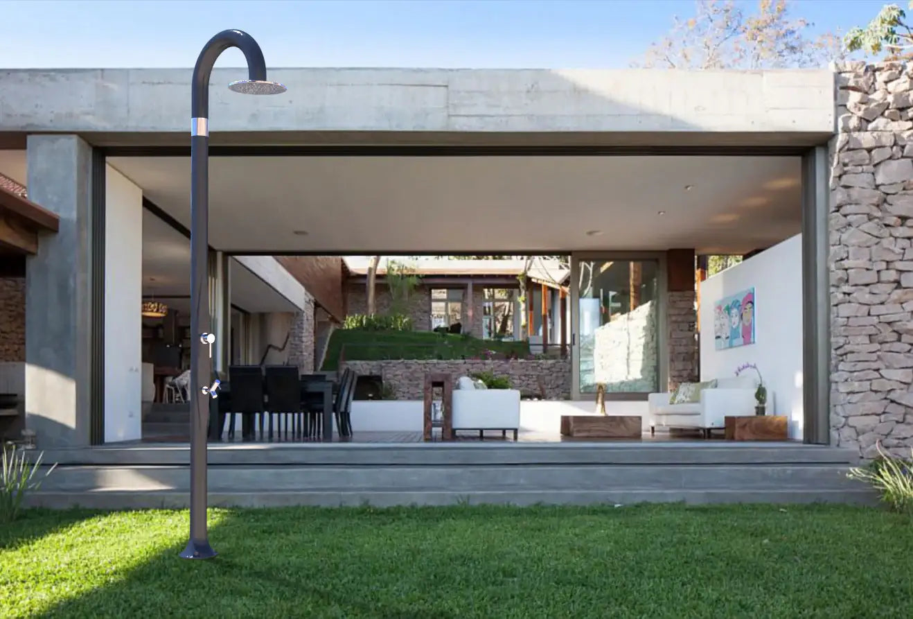 Doccia tradizionale da bordo piscina e giardino modello Funny Yin T325 Arkema Design in polietilene