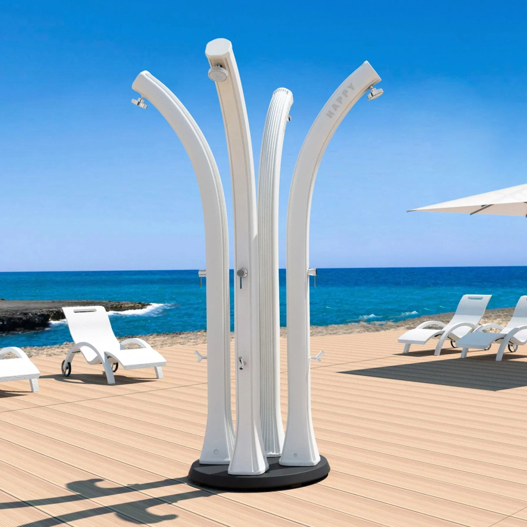 Doccia solare da esterno bianca su terrazza vista mare, design moderno per piscina e giardino