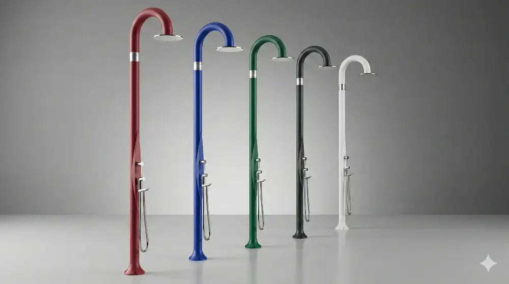 Docce solari colorate dal design moderno per piscina e giardino su sfondo elegante.